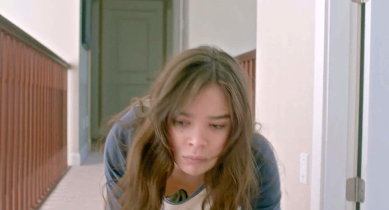 Hailee Steinfeld Nip Slip Scene on Scandalplanet Com by Celeb Matrix | xHamster