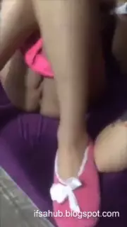 Men uning koylagini kotarganini kordim.