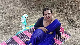 A Married Kavita Bhabhi Fuck with Lover in Jungle: Indian Amateur ...