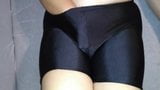 L'orgasme de Manny dans un short en lycra snapshot 9