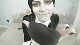 JOI: ¿Truco o trato? Wednesday Addams quiere un regalo y exige que te conviertas en su compañero de masturbación en Halloween snapshot 4