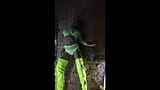Perra caliente Monika Fox posando en un traje de color verde claro y jugando con un gran juguete snapshot 5
