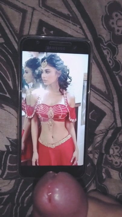 Mouni Roy cum tribut