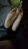 Mis pies grandes cosquillean snapshot 10