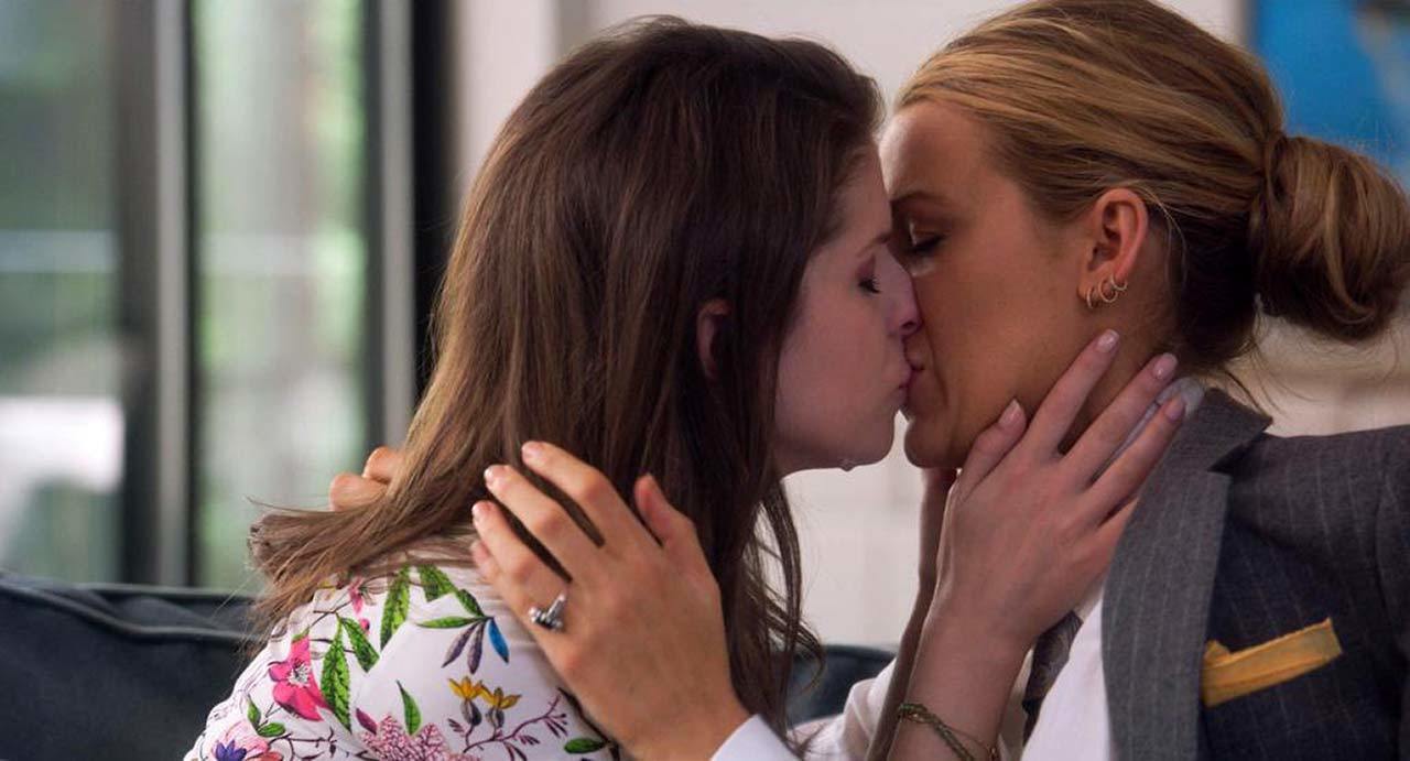 Anna Kendrick & Blake Lively Lesbo Kiss on Scandalplanet Com: Kissing Porn  by Celeb Matrix | xHamster
