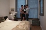 Studenten hebben homo -trio in hotelkamer snapshot 1