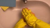 エロい主婦がまんこをディルドで洗う snapshot 2