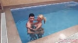 Trading sesso anale accanto alla piscina con la calda trans samara de Macedo snapshot 6