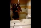 Sexe dans la salle de bain snapshot 1