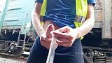 Železniční pracovník timonrdd našel použitý kondom a přidal tam své sperma snapshot 12