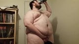 Maciço jovem superchub pearbear chugging gainer shake snapshot 6