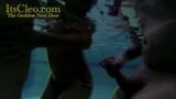 Dick chupando sirenas su cleo y annie knight leche polla en h20 snapshot 12