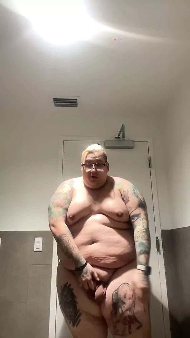 Fat fag david muốn được tiếp xúc