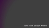 Las mamás enseñan sexo - madrastra y no su hija, novio adolescente snapshot 1