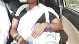 E -2, P-4, viagem romântica de sexo no carro telugu fala putaria Sexy saree indiana tia com genro snapshot 10