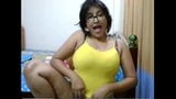 Hola, mi nombre es Neha - video chat conmigo snapshot 7