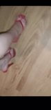 Des pieds sexy taquinent en talons snapshot 6