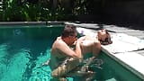 Sexo quente na piscina! vaqueira, boquete, dogging, lambendo buceta snapshot 3