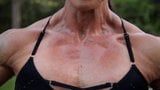 Hughe pecs flex, tendones del cuello snapshot 9