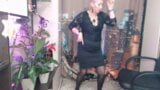 Dirty danse d'une pute mature luxueuse et de sa chatte béante.!. snapshot 4