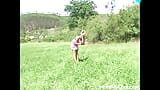 Gostosa Michaela Petz masturba sua buceta ao ar livre snapshot 2