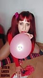 Shyyfxx schöne rothaarige spielt mit verschiedenen Ballons! snapshot 10