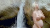 Katy Perry nue sur son dernier clip Daisies snapshot 2