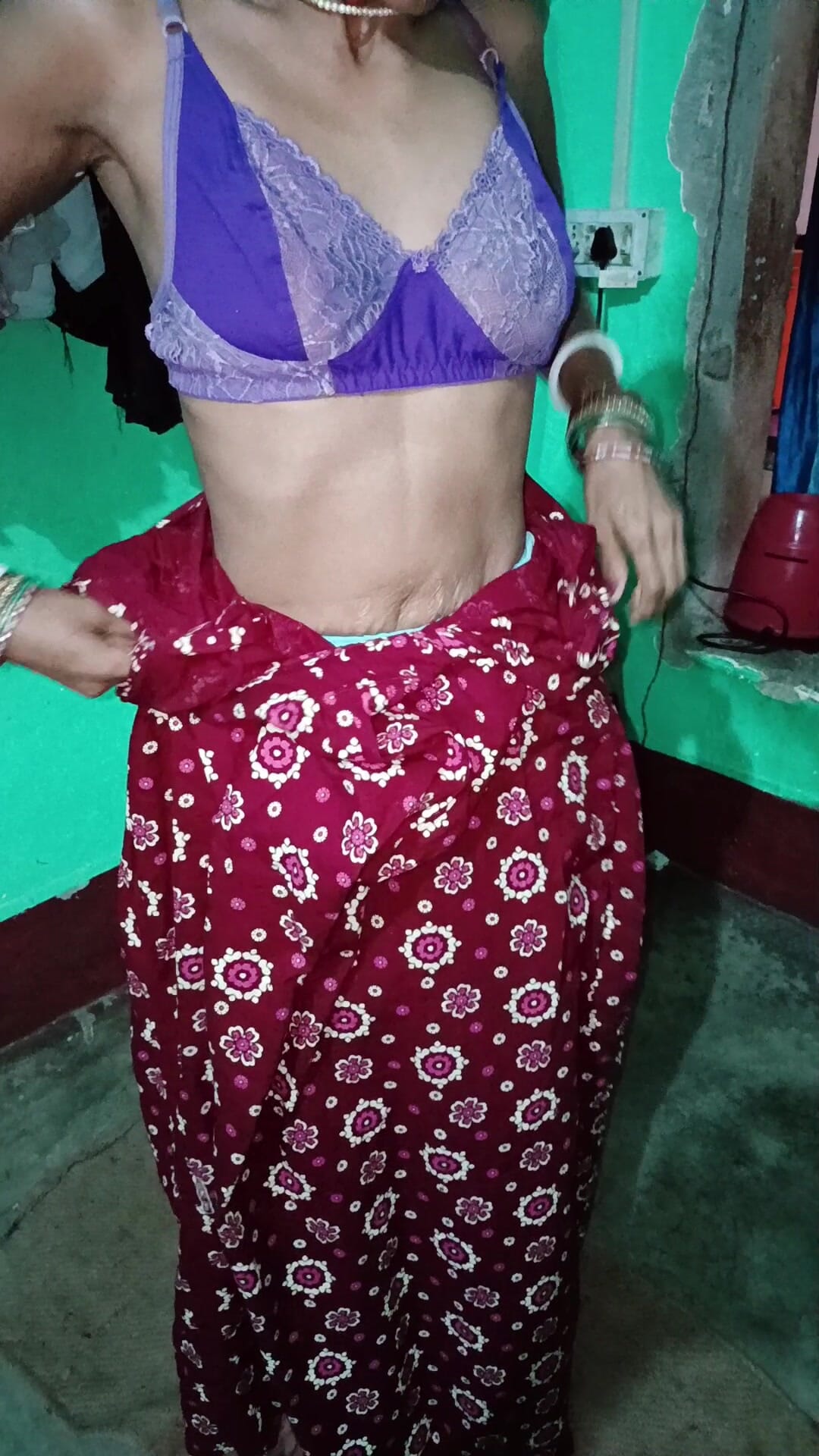 Sexi bhabhi ka moment video bhabhi nighty par apni sexi chut gand dikhati hai snapshot 3