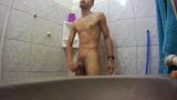 Nel bagno nascosto ai genitori snapshot 3