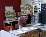 Seks lesbian Jerman eksklusif dengan awek sekolah seksi mengongkek guru panas dan aweknya snapshot 3