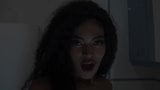 Super rondborstige Braziliaanse babe laat haar kamergenote haar neuken snapshot 1