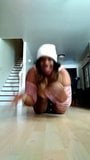 Youtuber Joycelyn Sabal - capezzolo con abito a rete twerk snapshot 9