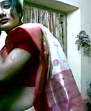 Bengalski muzułmański mamuśki smrity ubrany jak hinduska dama snapshot 3