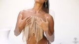 La magra troia asiatica putri cinta rivela il buco del culo stretto nel film la dea dell'oro snapshot 9