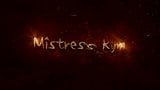 Dominazione femminile gioca con i capezzoli e prende in giro la sottomessa di castità - Mistress Kym snapshot 1