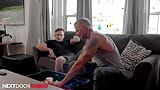 Dilf vitreg sexy se fute cu fratele vitreg tatuat - NextDoorTaboo snapshot 4