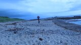 Crossdressed på stranden i Northumberland snapshot 8