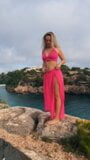 sexy Mallorca girl Sandy Sugar reitet ihren Dildo in einer öffentlichen Bucht und wird erwischt snapshot 1