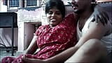 Suri rumah India bercium bibir pantat snapshot 4