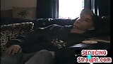 Caseiro str8 twink chupado por DILF em casa até gozar na boca snapshot 2