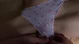 Seksowna cipka wcierania i seksowna sperma na perwersyjne majtki współlokatora snapshot 6