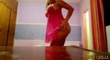 Esposa Mary Chilli safada fazendo striptease na webcam snapshot 2