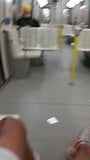 Excitée dans le métro snapshot 2