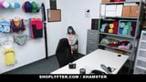 Shoplyfter - kinky tiener stript voor hete bewaker snapshot 3