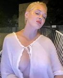 Rose McGowan exposing her big breasts in slow motion snapshot 4