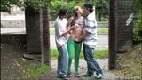 Dễ thương tuổi teen alexis pha lê công cộng đường phố có ba người gangbang snapshot 5