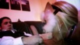 Un mec pervers adore baiser sa chaton blonde obéissante snapshot 7
