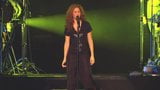 Shakira - Singing and dancing snapshot 9