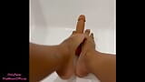 Faccio un footjob al mio dildo preferito snapshot 8