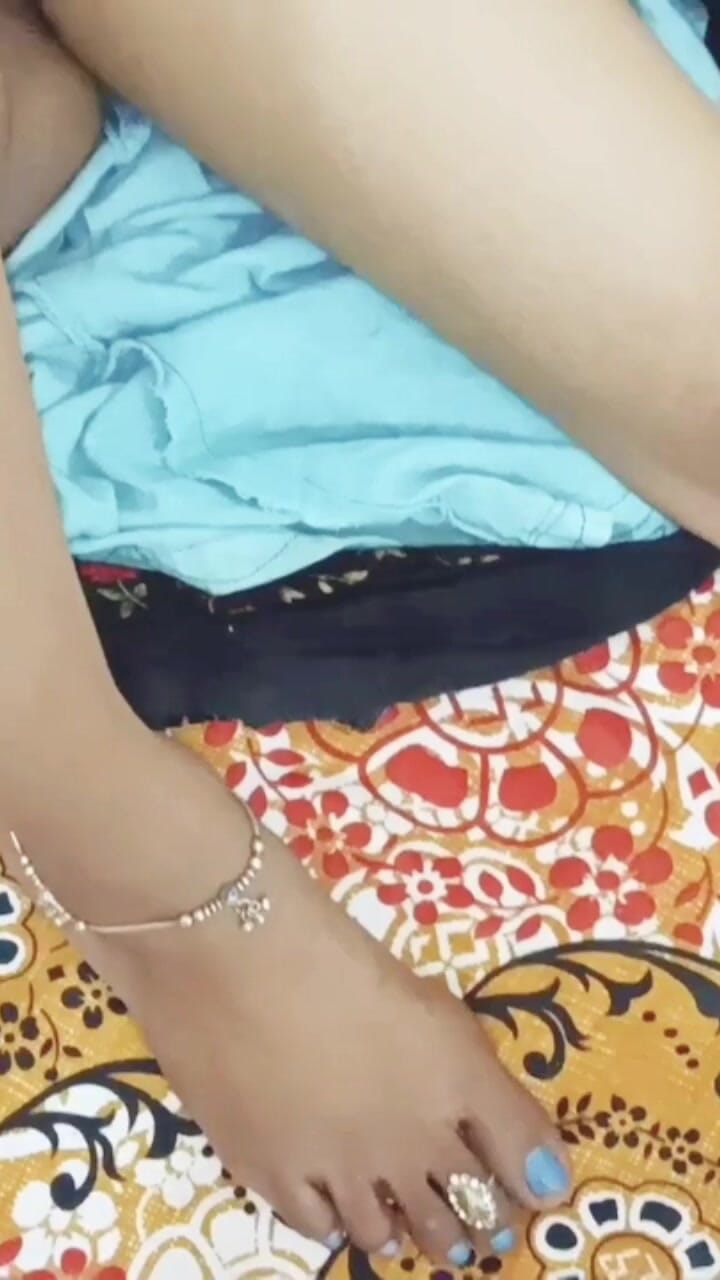 Hot wife in indian saree snapshot 3